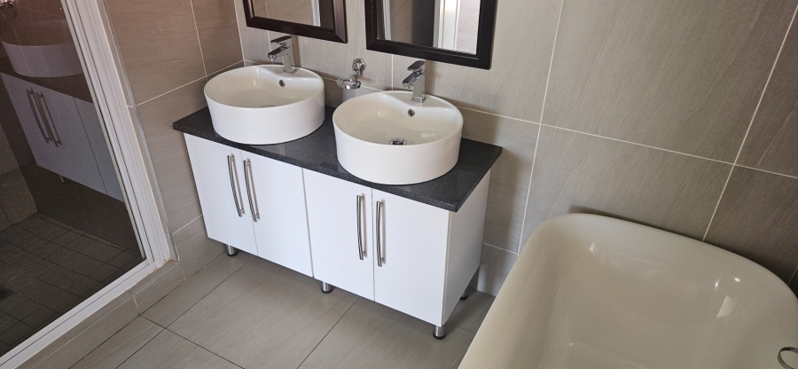 3 Bedroom Property for Sale in Wild Olive Estate Free State